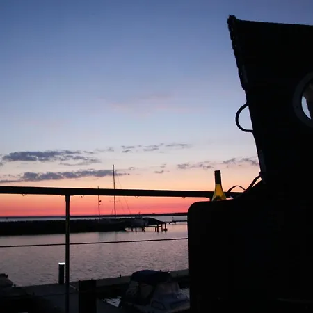 Arnica - Stern Hausboot *