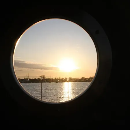 Nyaraló Arnica - Stern Hausboot